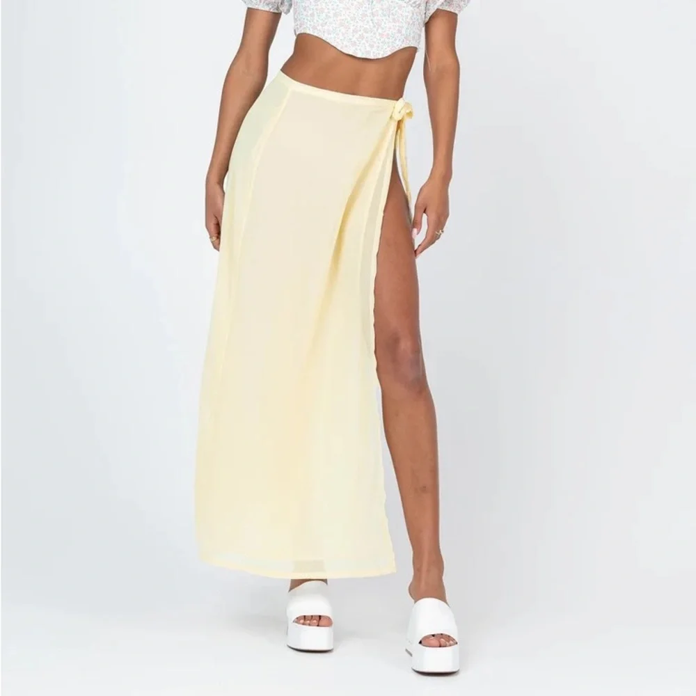 Princess Polly yellow wrap skirt - Picture 1 of 3